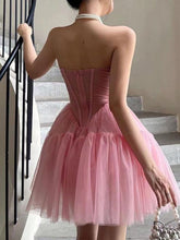 Robe courte sans manches à épaules dénudées Ira